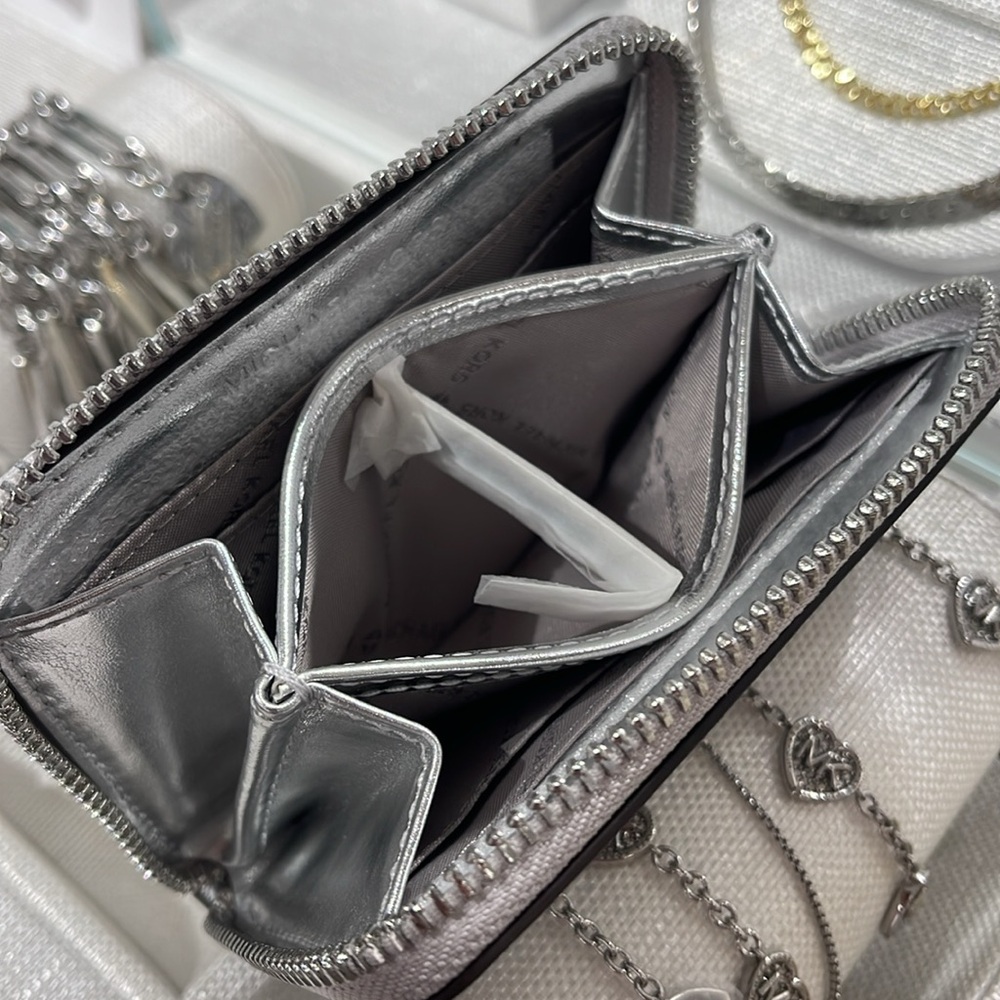 Michael Kors Women Medium Logo Zip Around Card Case Coin Pouch Wallet Silver
NWT - Picture 11 of 16